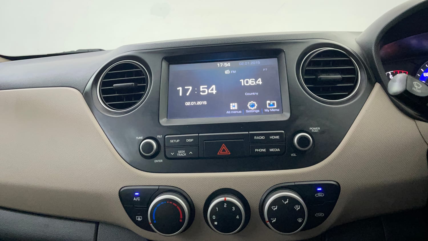 Used 2018 Hyundai Xcent SX Petrol Manual interior MUSIC SYSTEM & AC CONTROL VIEW