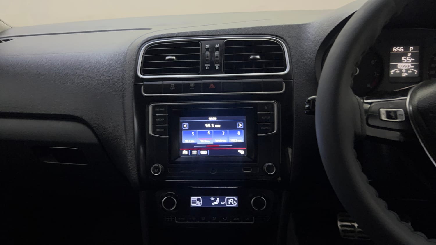 Used 2016 Volkswagen Polo GT TSI Petrol Automatic top_features Touch screen infotainment system