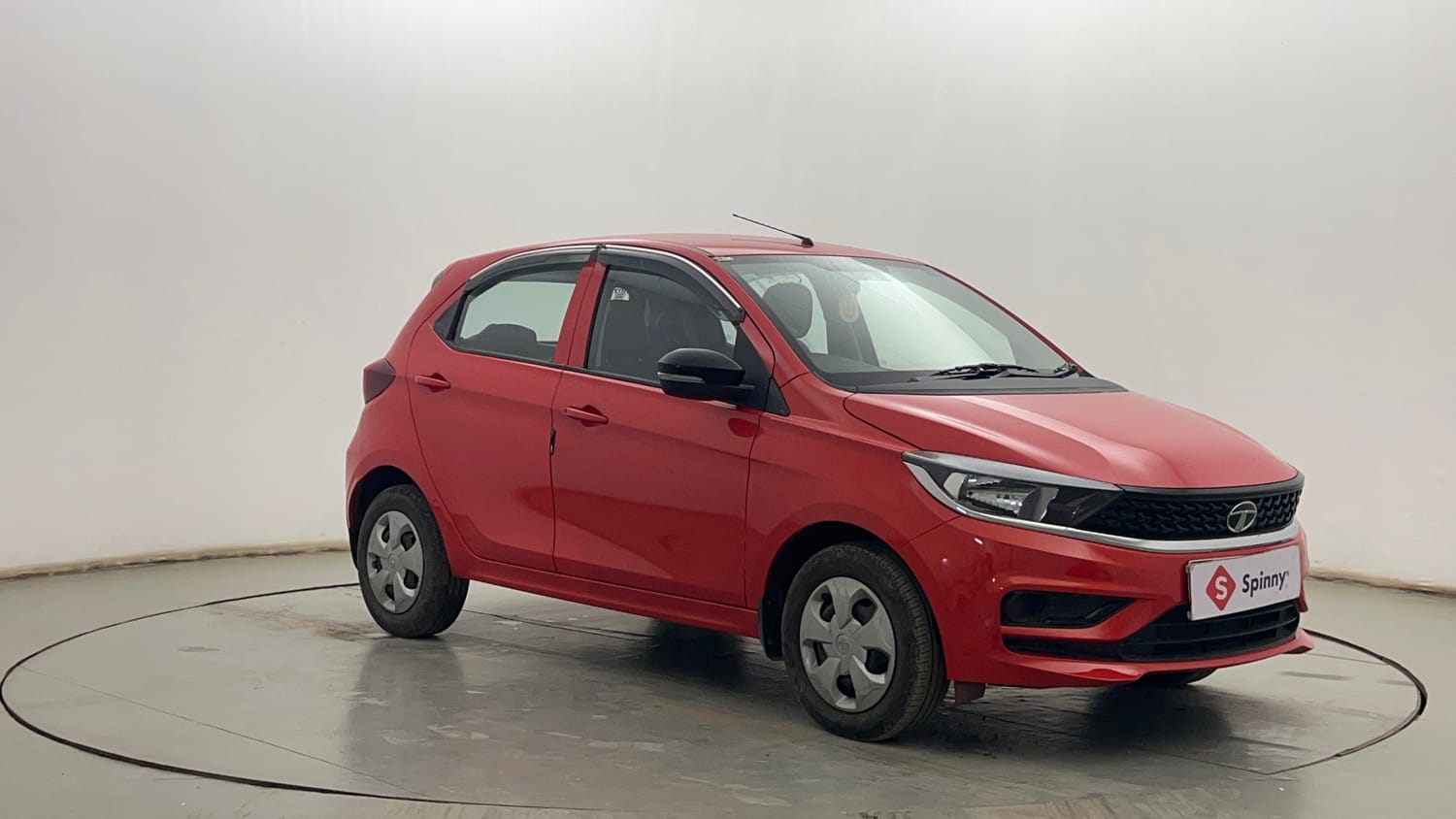 Used 2022 Tata Tiago XTA Petrol Automatic exterior RIGHT FRONT CORNER VIEW