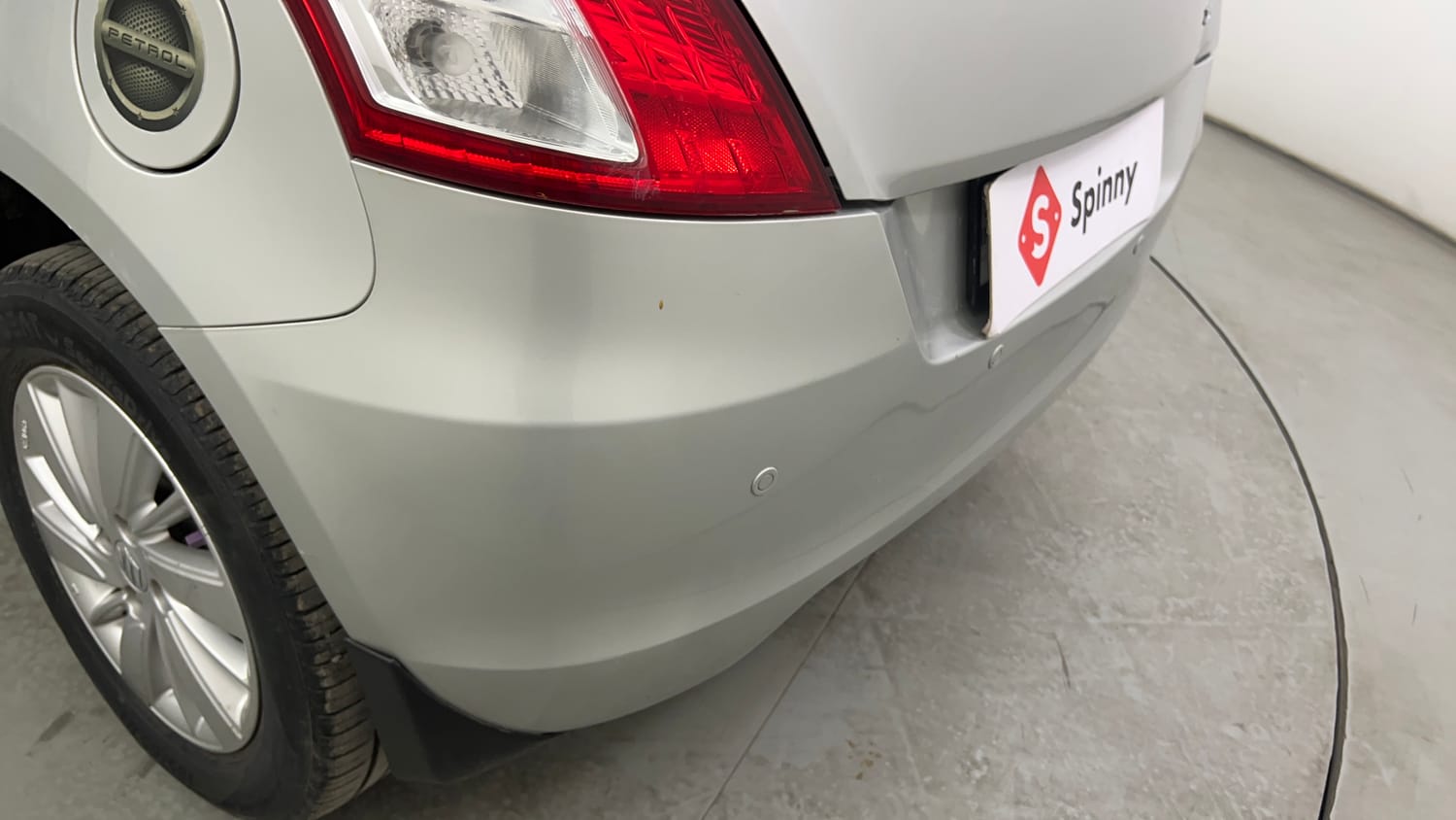 Used 2016 Maruti Suzuki Swift ZXi Petrol Manual dents MINOR SCRATCH