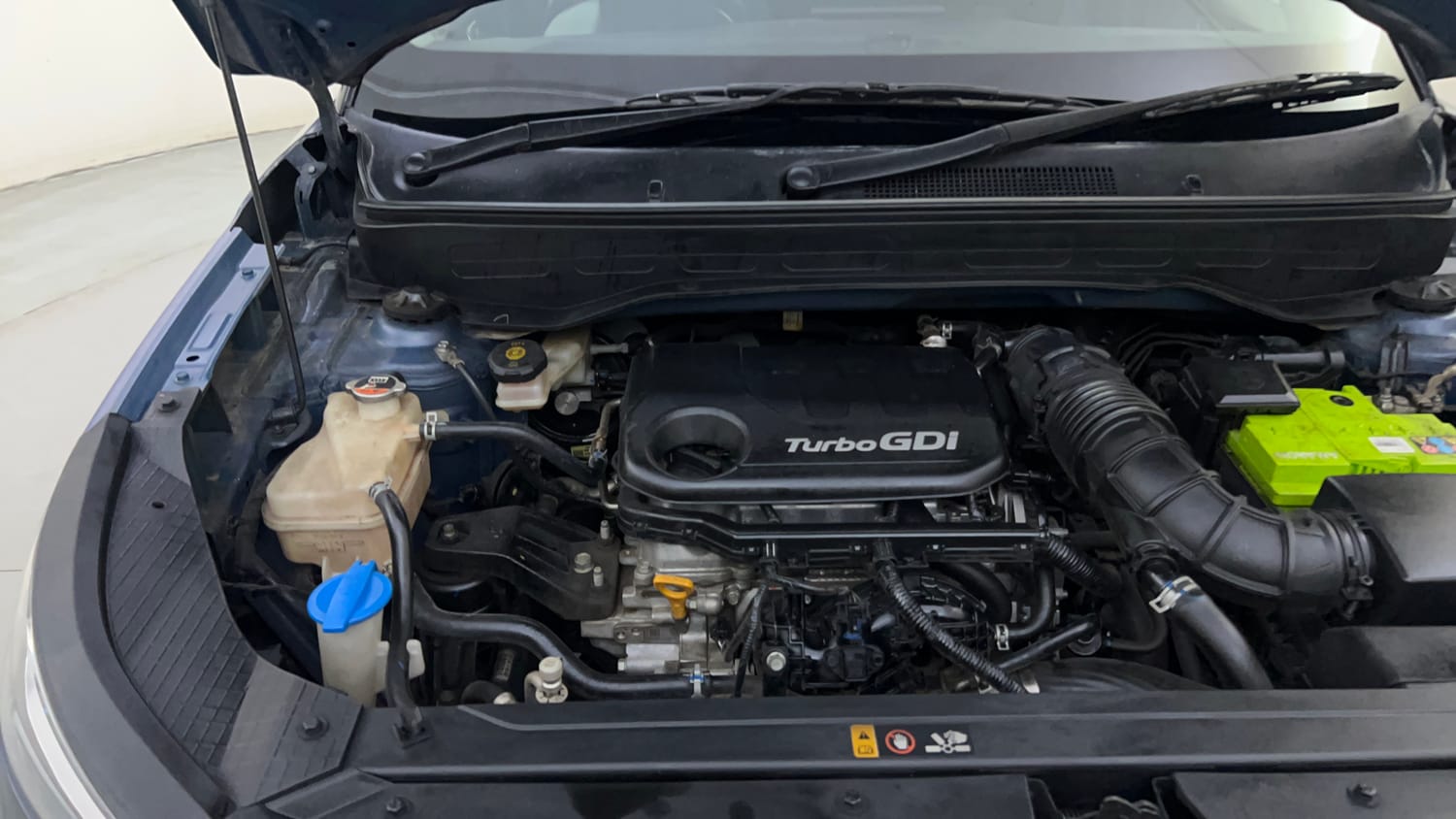Used 2022 Hyundai Venue SX Plus 1.0 Turbo DCT Petrol Automatic engine ENGINE RIGHT SIDE HINGE & APRON VIEW
