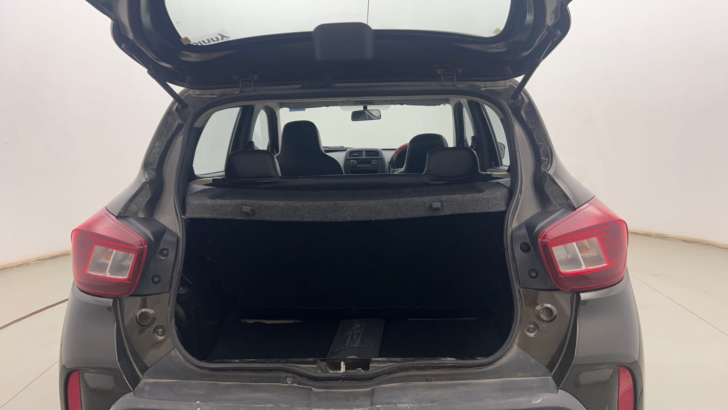 Used 2020 Renault Kwid RXL Petrol Manual interior DICKY INSIDE VIEW