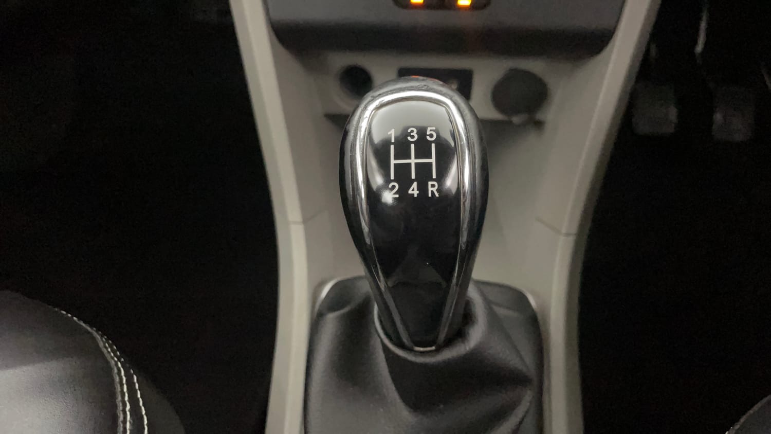 Used 2016 Tata Tiago Revotron XZ Petrol Manual interior GEAR  KNOB VIEW