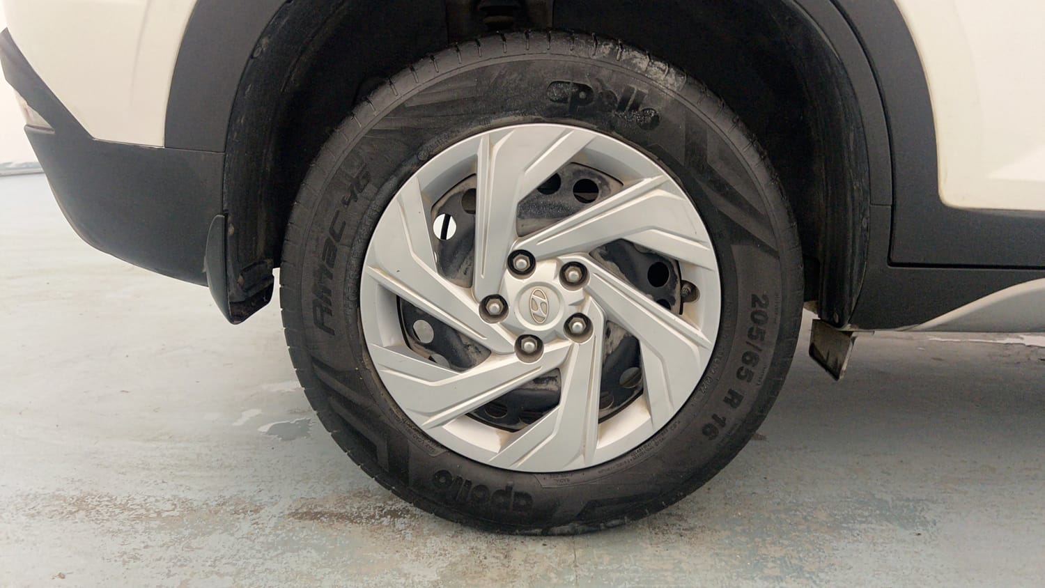 Used 2022 Hyundai Creta EX 1.5 Diesel Diesel Manual tyres RIGHT REAR TYRE RIM VIEW