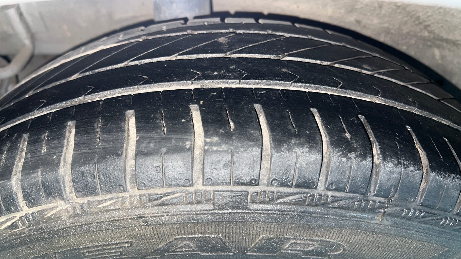 Used 2015 Maruti Suzuki Celerio VXi CNG Cng Manual tyres RIGHT REAR TYRE TREAD VIEW