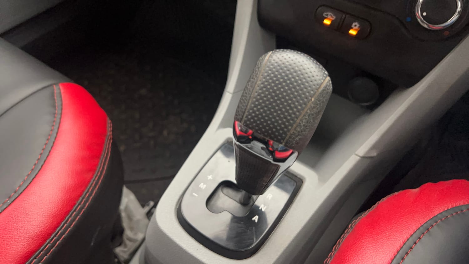 Used 2022 Tata Tiago XTA Petrol Automatic interior GEAR  KNOB VIEW