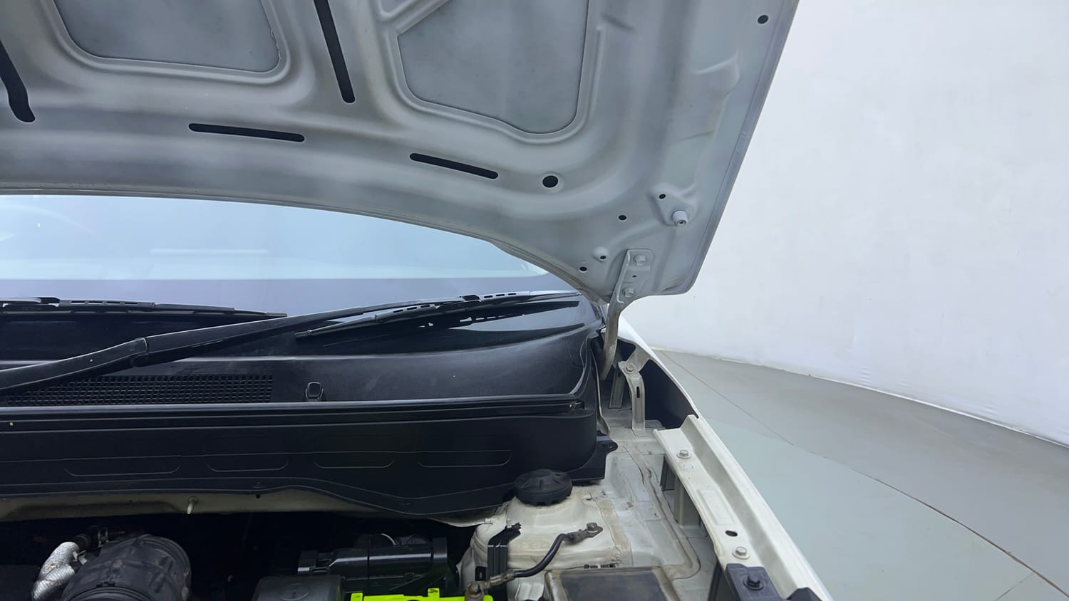 Used 2019 Hyundai Venue SX Plus 1.0 Turbo DCT Petrol Automatic engine ENGINE LEFT SIDE HINGE & APRON VIEW