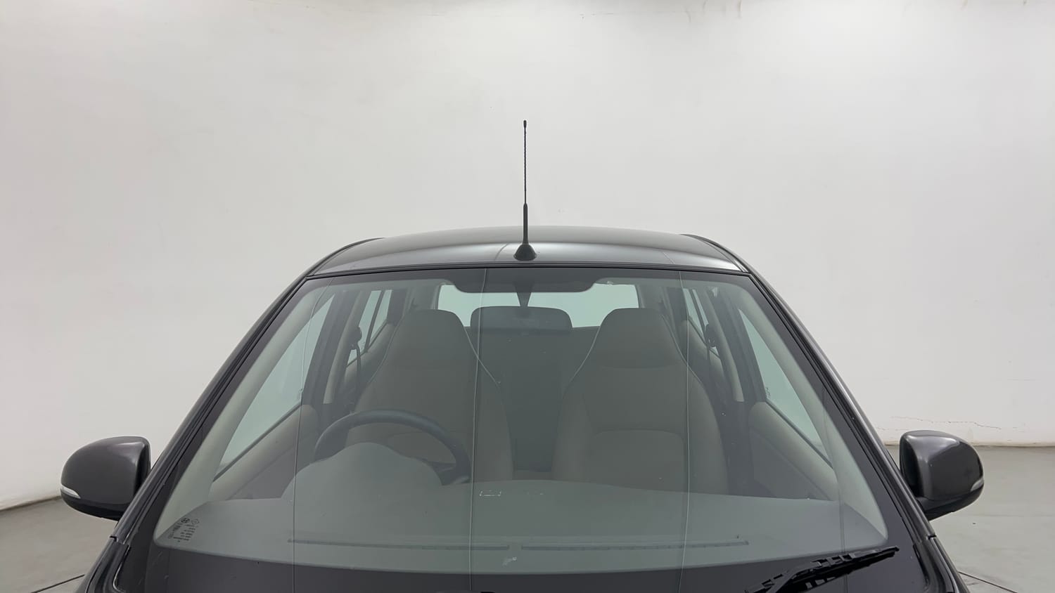 Used 2013 Hyundai i10 1.1L iRDE Magna Special Edition Petrol Manual exterior FRONT WINDSHIELD VIEW
