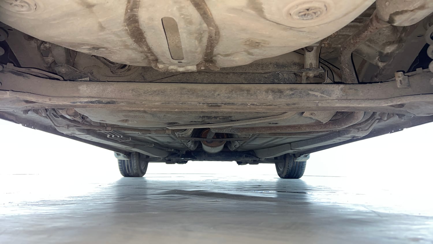 Used 2021 Toyota Glanza V CVT Petrol Automatic extra REAR UNDERBODY VIEW (TAKEN FROM REAR)