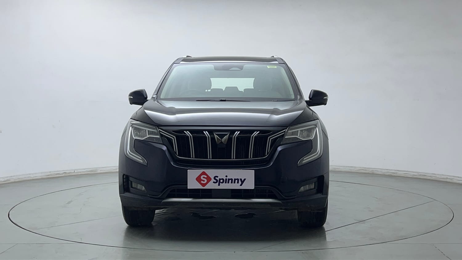 Used 2024 Mahindra XUV700 AX 7 Luxury Pack Diesel MT 7 STR Diesel Manual exterior FRONT VIEW