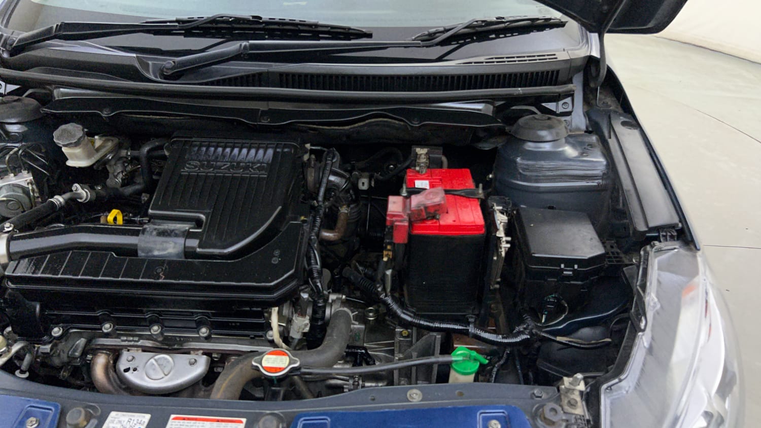 Used 2018 Maruti Suzuki Ciaz Zeta 1.4 MT Petrol Manual engine ENGINE LEFT SIDE HINGE & APRON VIEW