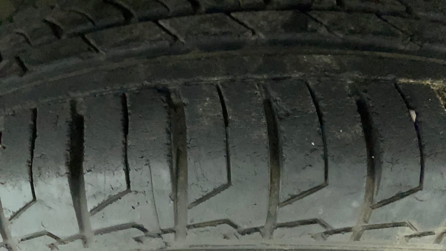 Used 2021 Maruti Suzuki S-Cross Zeta AT Petrol Automatic tyres LEFT FRONT TYRE TREAD VIEW