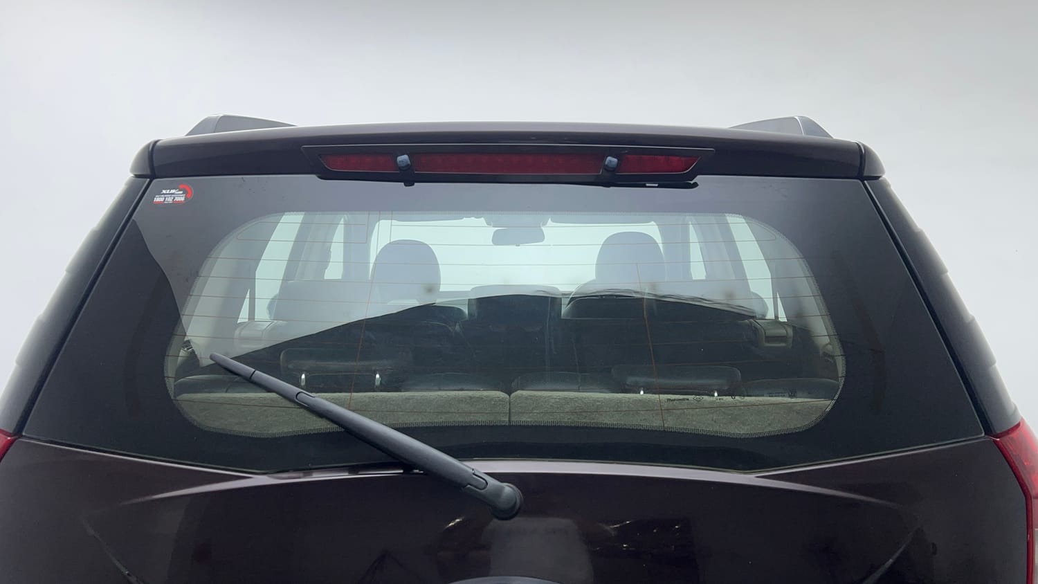Used 2018 Mahindra XUV500 W9 Diesel Manual exterior BACK WINDSHIELD VIEW