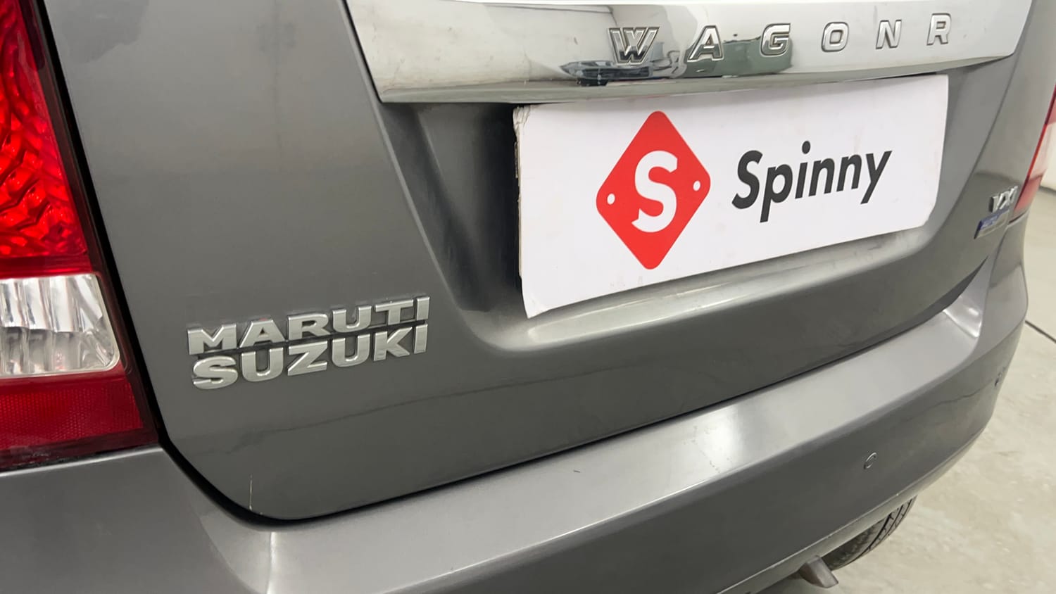Used 2018 Maruti Suzuki Wagon R 1.0 VXI AMT Petrol Automatic dents MINOR SCRATCH