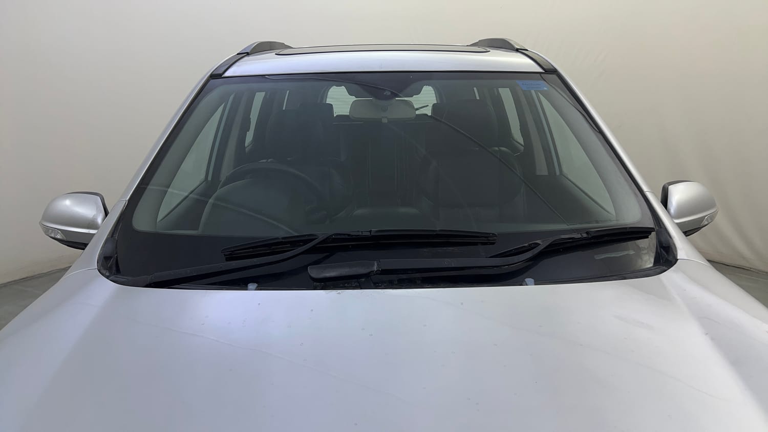 Used 2017 Mahindra XUV500 W10 Diesel Manual exterior FRONT WINDSHIELD VIEW