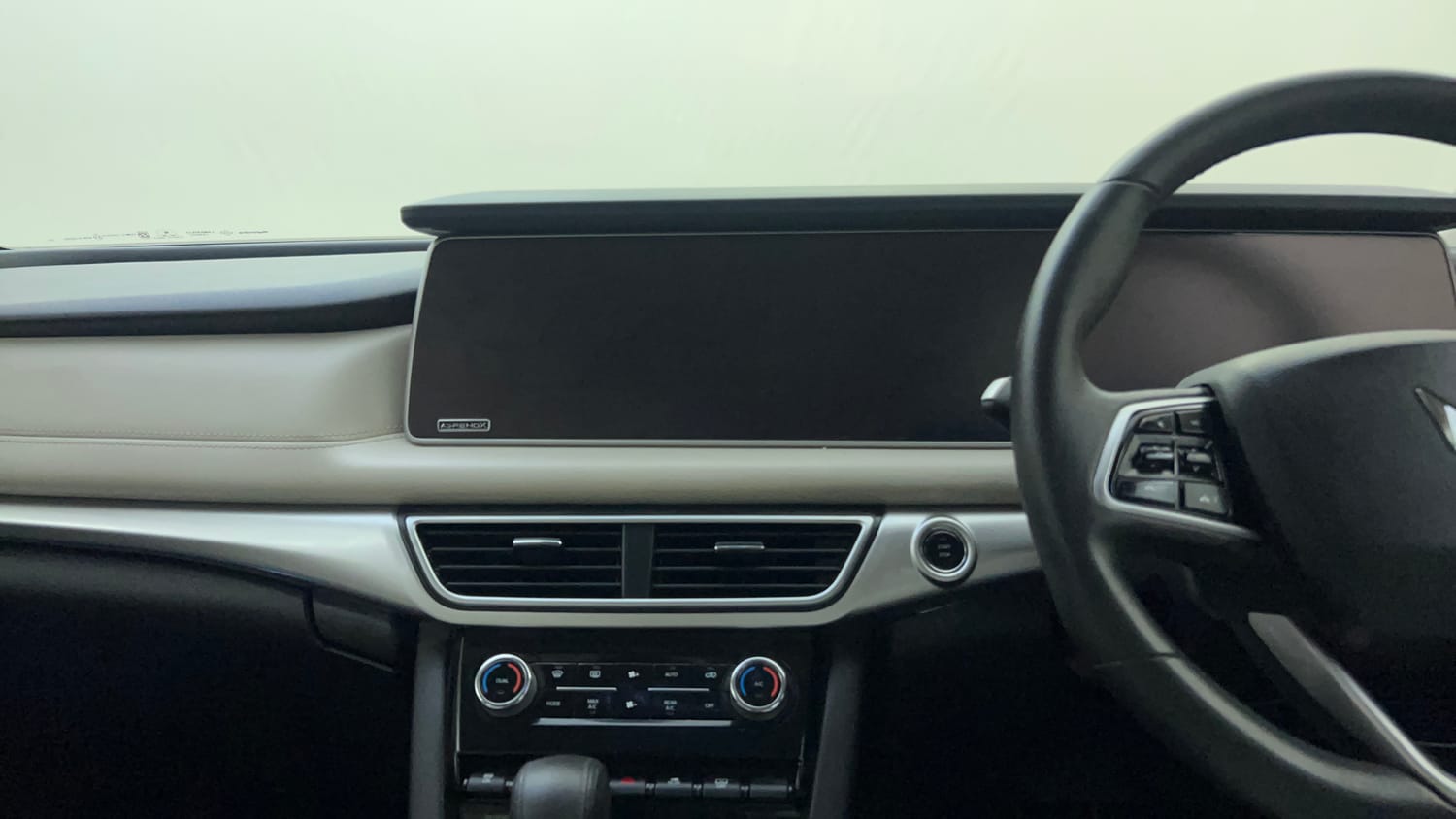 Used 2024 Mahindra XUV700 AX 7 Petrol AT 7 STR Petrol Automatic interior MUSIC SYSTEM & AC CONTROL VIEW