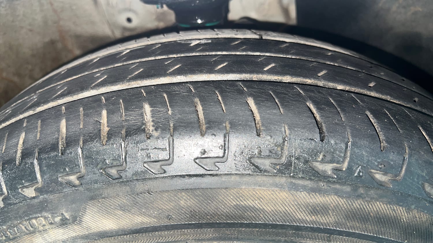 Used 2023 Maruti Suzuki Ignis Sigma 1.2 MT Petrol Manual tyres RIGHT FRONT TYRE TREAD VIEW