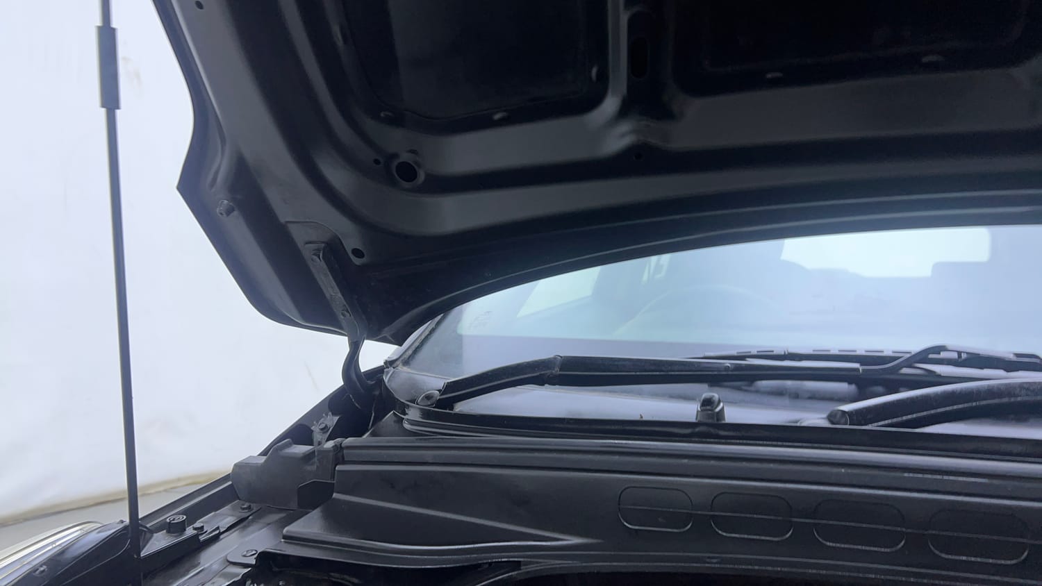 Used 2019 Hyundai Creta SX 1.6 AT Petrol Petrol Automatic engine ENGINE RIGHT SIDE HINGE & APRON VIEW