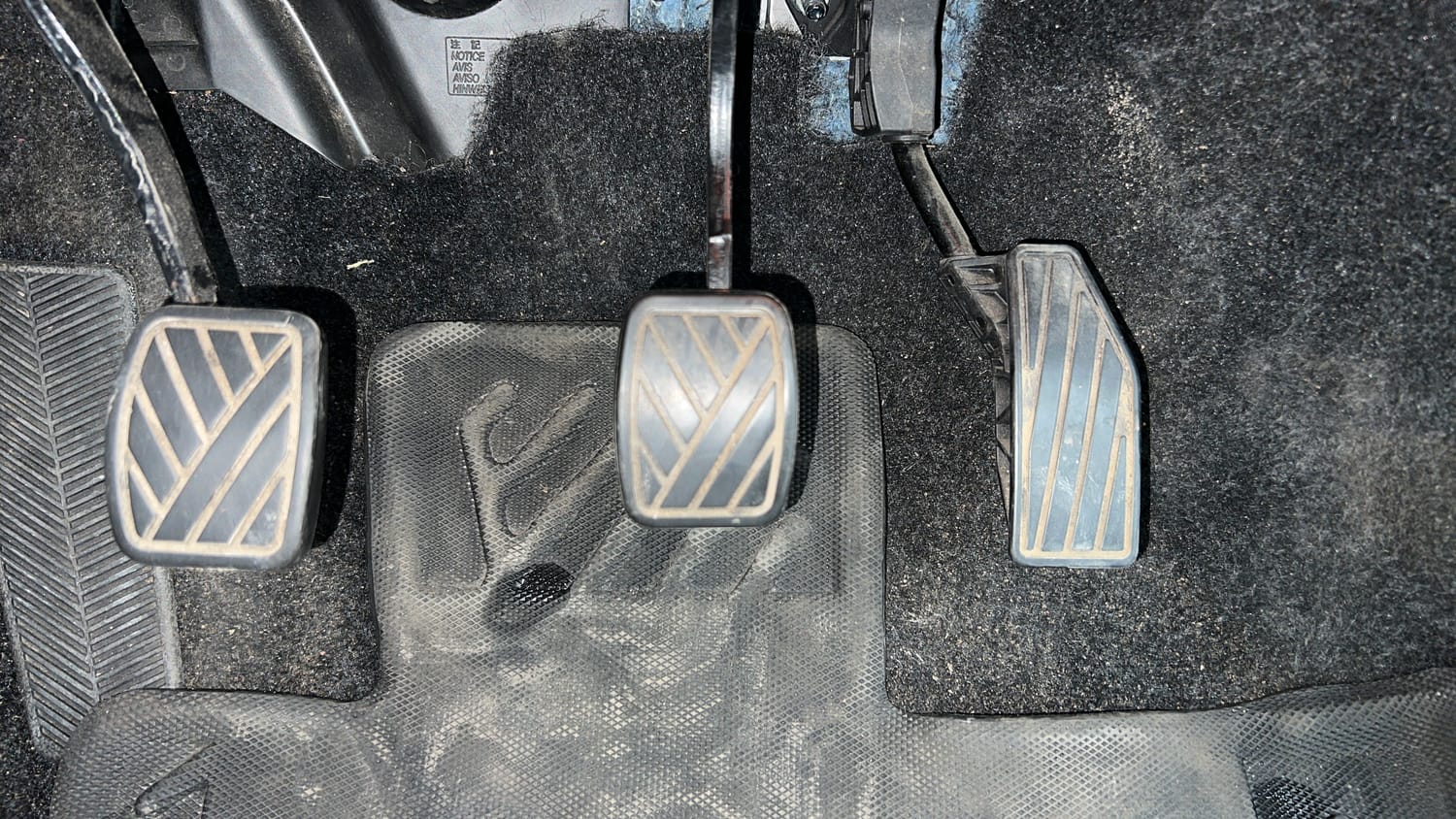 Used 2022 Maruti Suzuki XL6 Alpha Plus MT Petrol Petrol Manual interior PEDALS VIEW