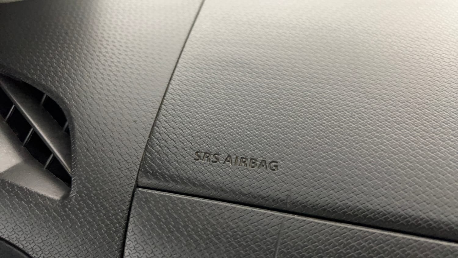 Used 2016 Maruti Suzuki Vitara Brezza [2016-2020] VDi Diesel Manual top_features Airbags