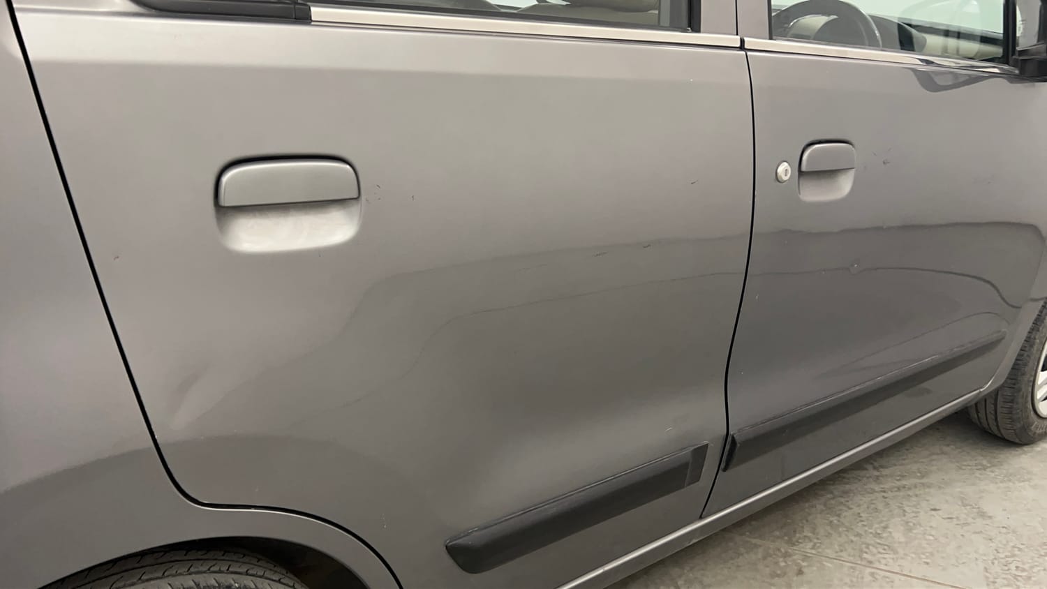 Used 2018 Maruti Suzuki Wagon R 1.0 VXI AMT Petrol Automatic dents MINOR DENT