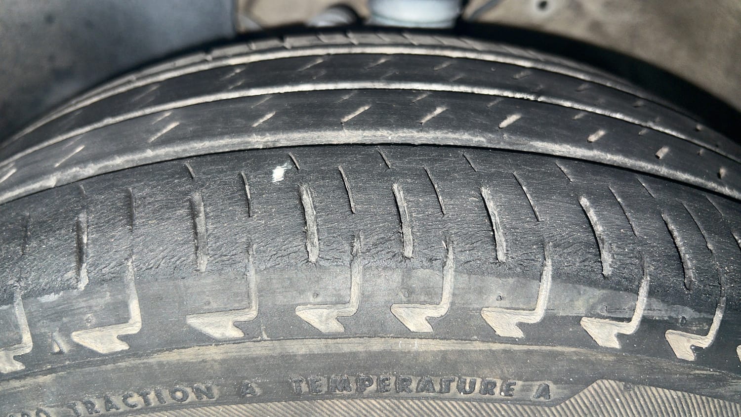 Used 2023 Maruti Suzuki Ignis Sigma 1.2 MT Petrol Manual tyres LEFT FRONT TYRE TREAD VIEW