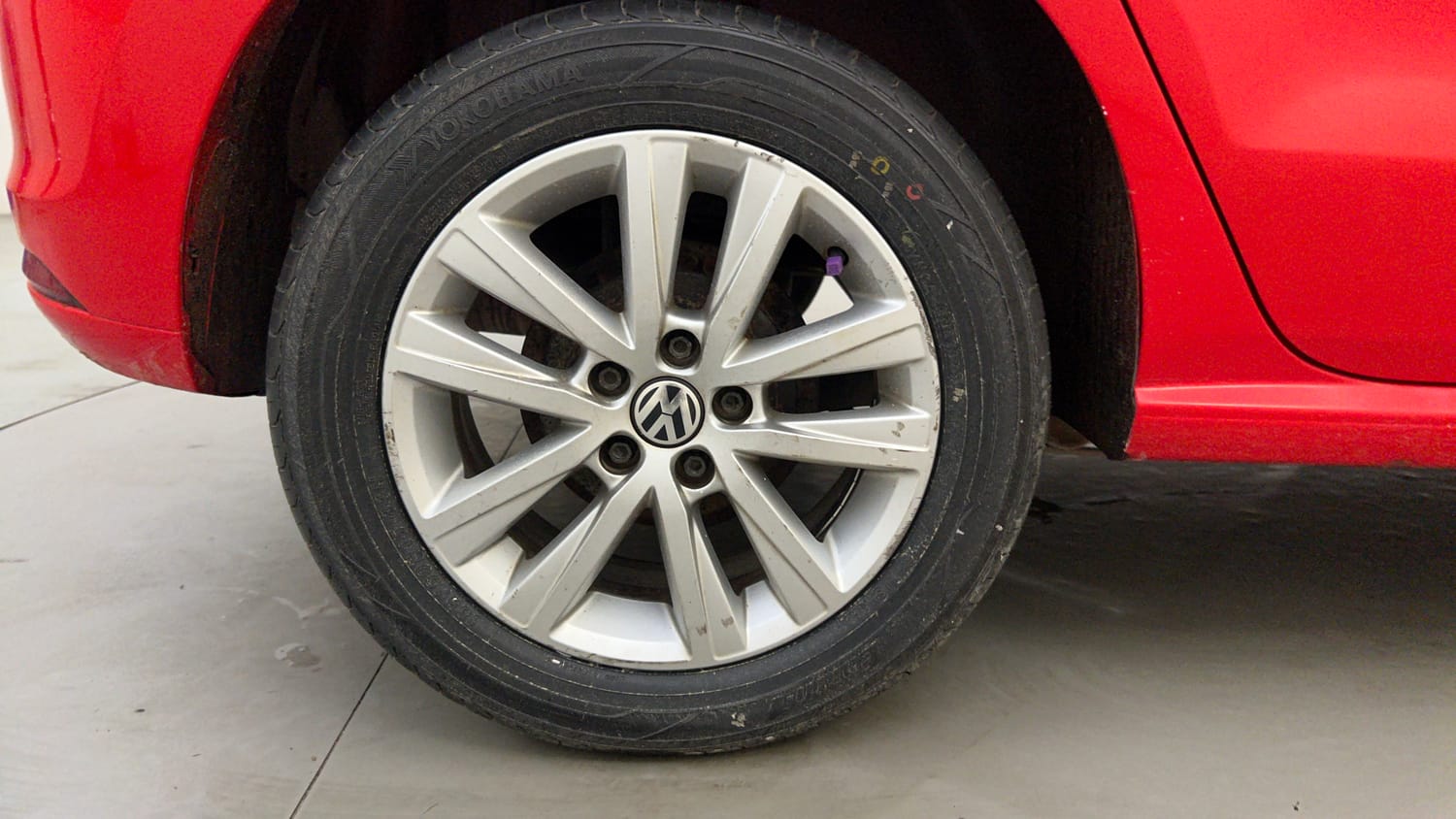 Used 2016 Volkswagen Polo GT TSI Petrol Automatic tyres RIGHT REAR TYRE RIM VIEW
