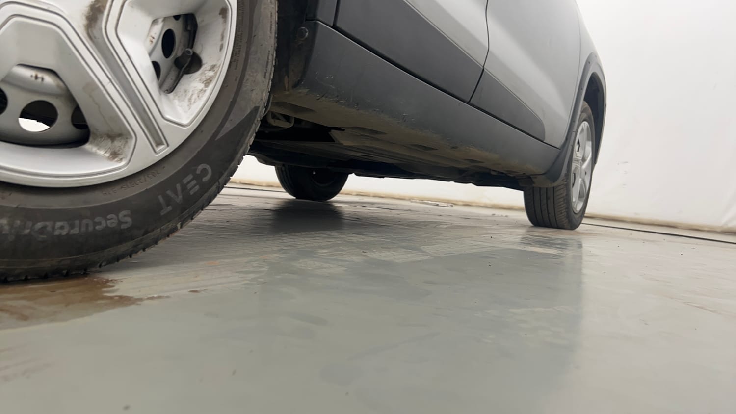Used 2022 maruti-suzuki Vitara Brezza LXi Petrol Manual extra REAR RIGHT UNDERBODY VIEW