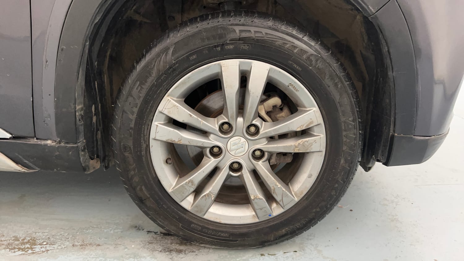 Used 2016 Maruti Suzuki Vitara Brezza [2016-2020] VDi Diesel Manual tyres RIGHT FRONT TYRE RIM VIEW