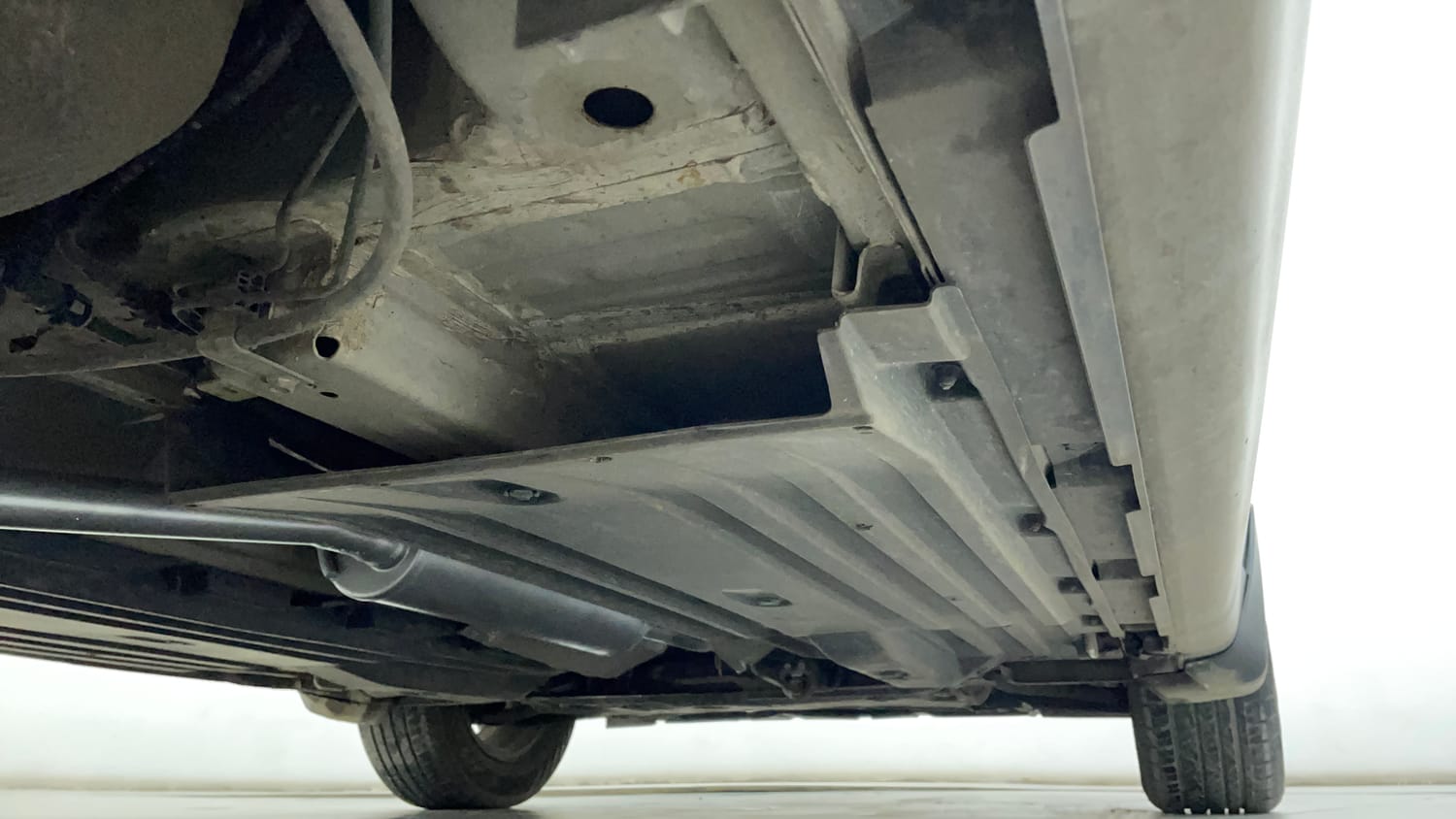 Used 2021 Maruti Suzuki S-Cross Zeta AT Petrol Automatic extra REAR RIGHT UNDERBODY VIEW