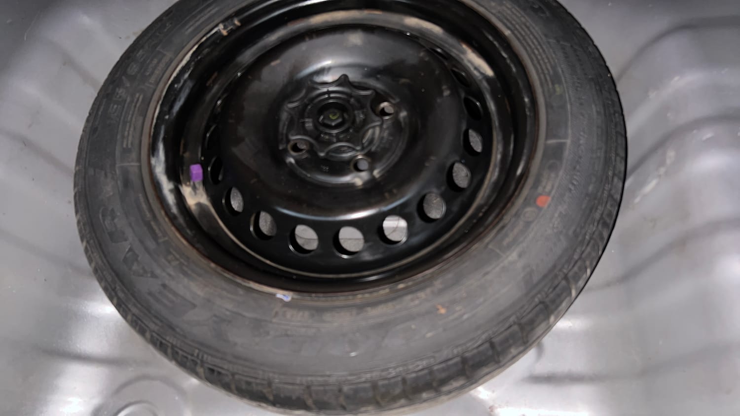 Used 2014 Hyundai Grand i10 Sportz 1.2 Kappa VTVT Petrol Manual tyres SPARE TYRE VIEW