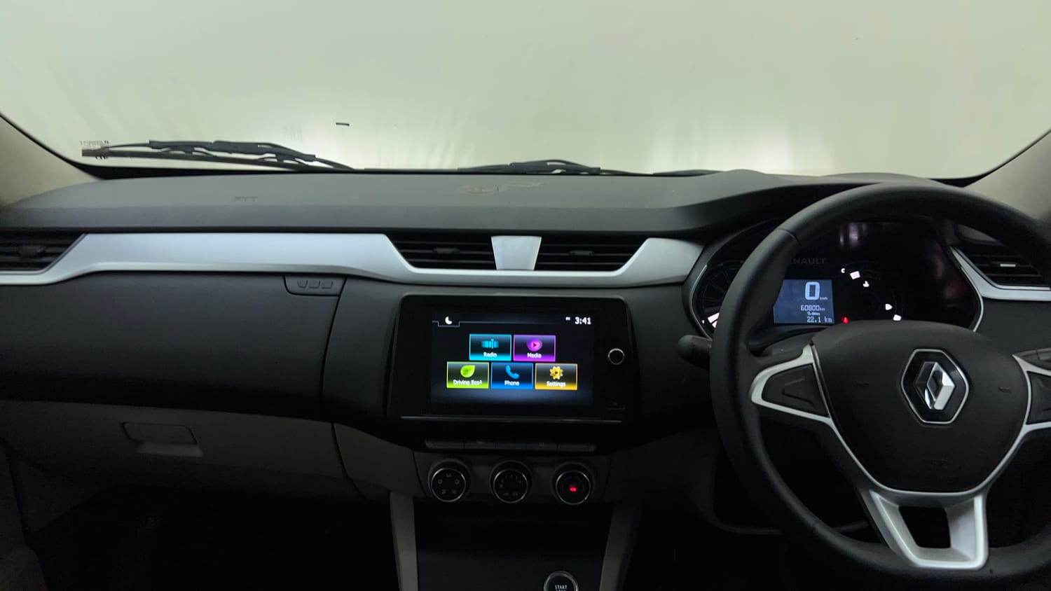 Used 2020 Renault Triber RXZ Petrol Manual interior MUSIC SYSTEM & AC CONTROL VIEW