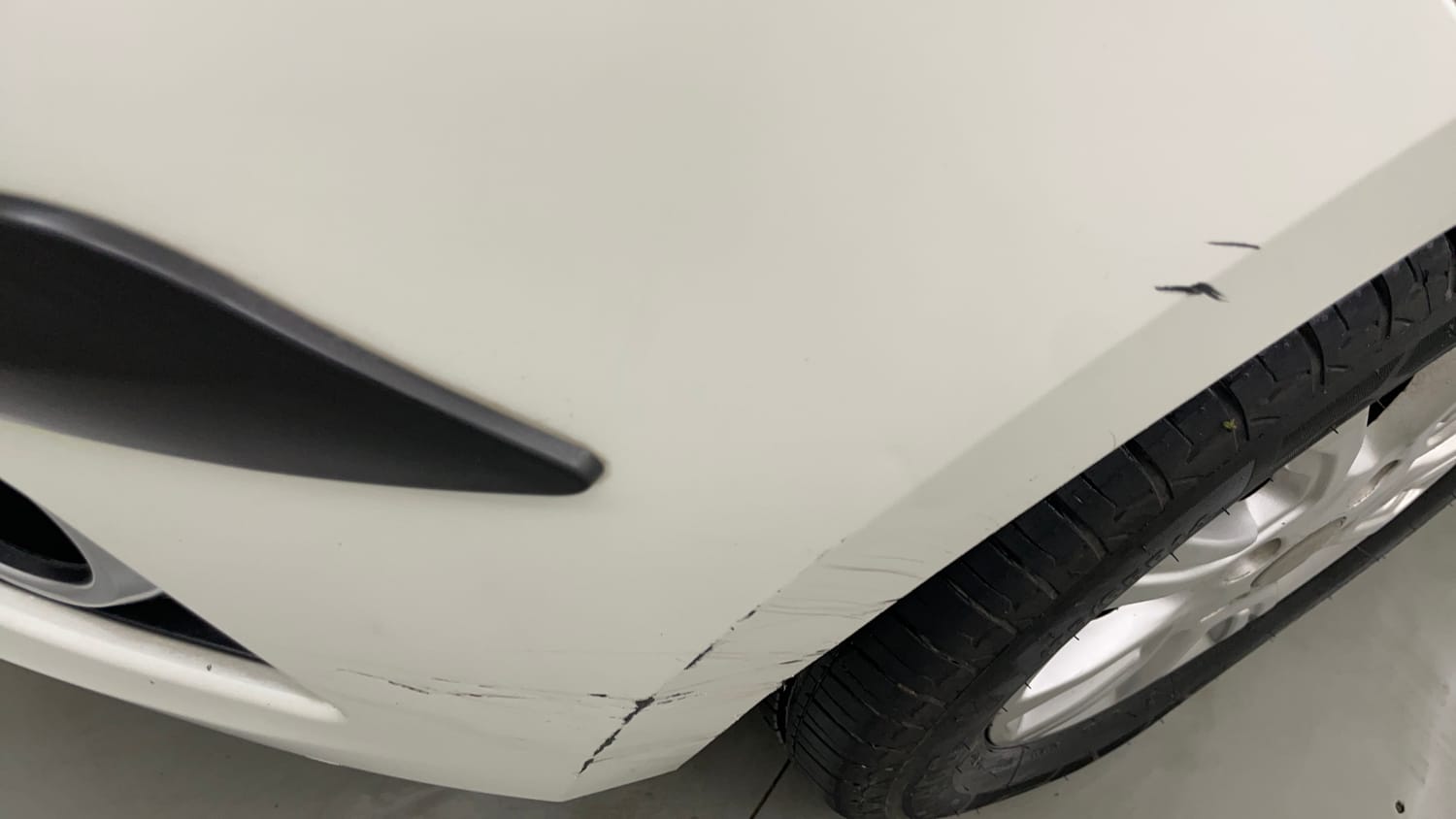 Used 2016 Tata Tiago Revotron XZ Petrol Manual dents MINOR SCRATCH