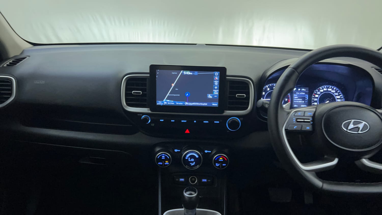 Used 2022 Hyundai Venue SX Plus 1.0 Turbo DCT Petrol Automatic interior MUSIC SYSTEM & AC CONTROL VIEW