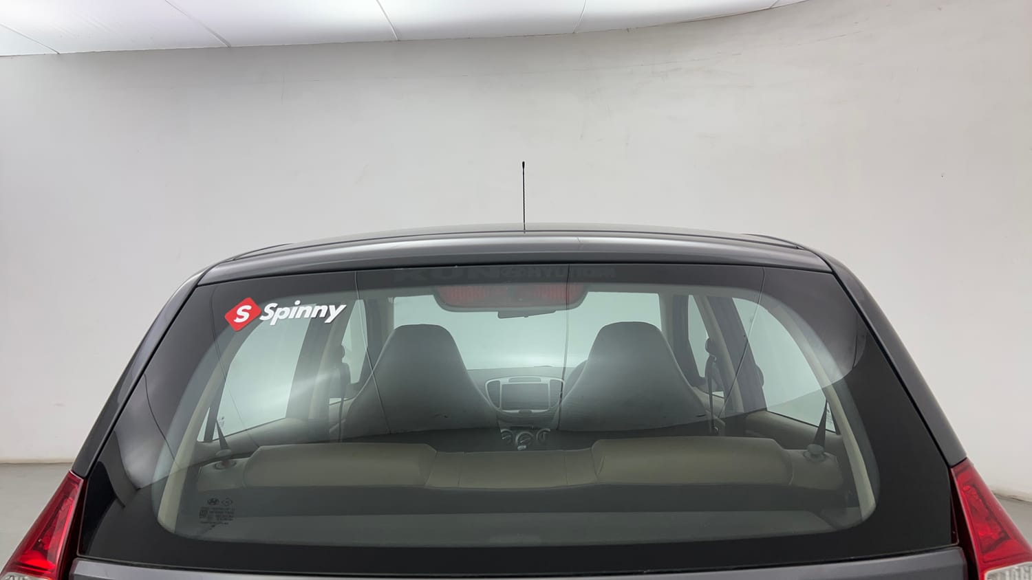 Used 2013 Hyundai i10 1.1L iRDE Magna Special Edition Petrol Manual exterior BACK WINDSHIELD VIEW