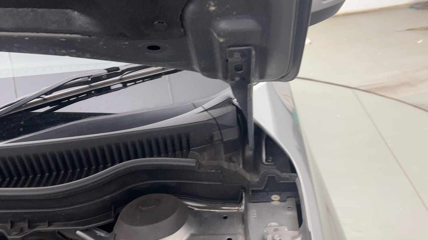 Used 2022 maruti-suzuki Vitara Brezza LXi Petrol Manual engine ENGINE LEFT SIDE HINGE & APRON VIEW