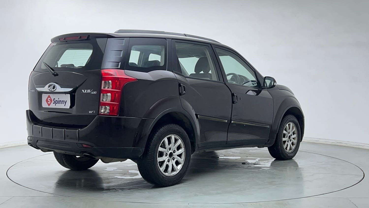 Used 2018 Mahindra XUV500 W9 Diesel Manual exterior RIGHT REAR CORNER VIEW