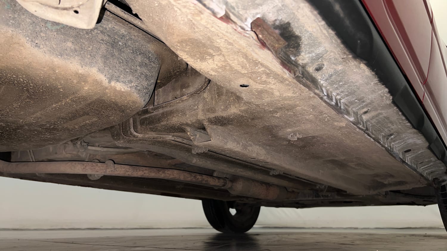 Used 2022 Renault Kiger RXT (O) MT Dual Tone Petrol Manual extra REAR RIGHT UNDERBODY VIEW