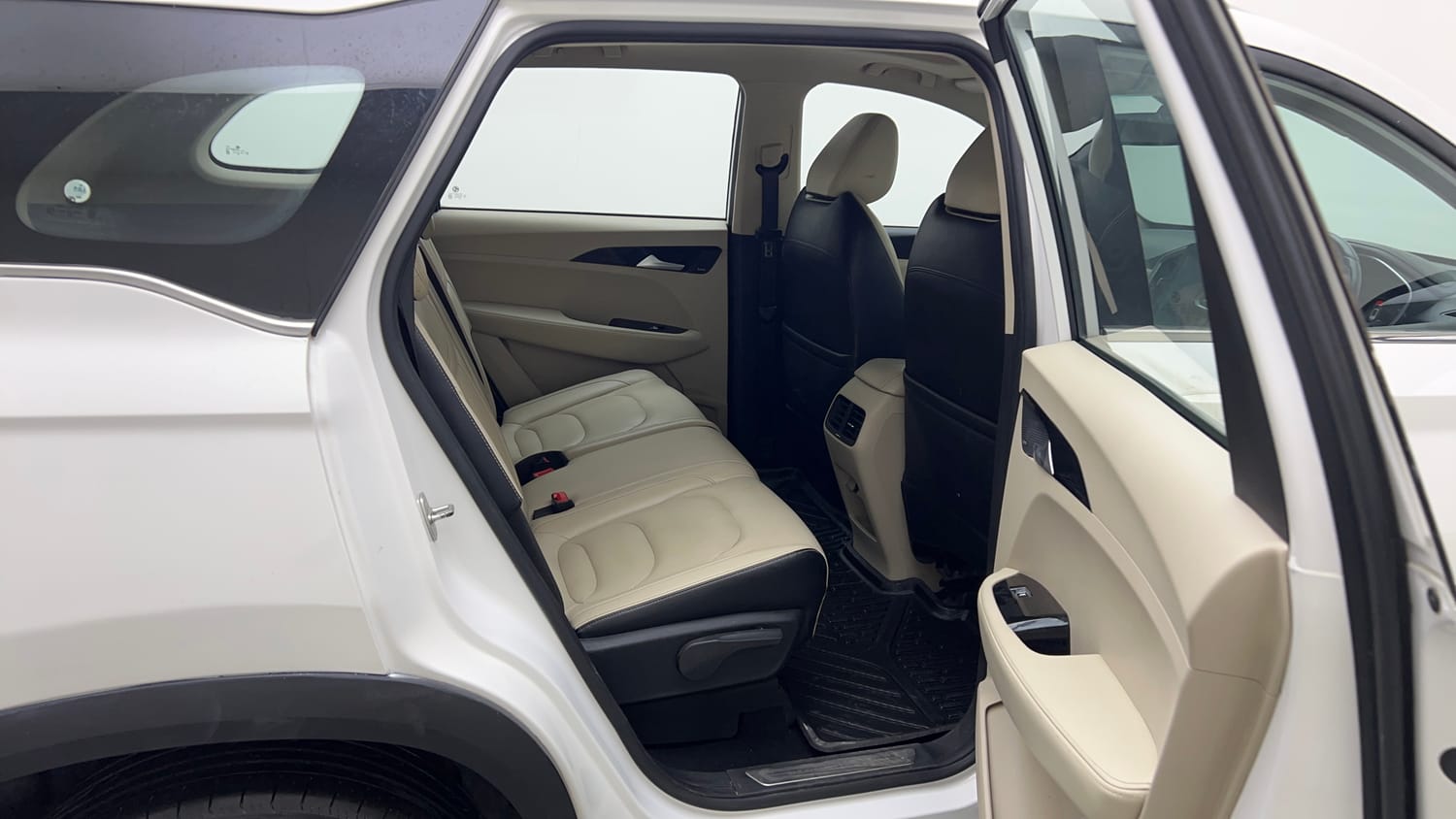 Used 2022 MG Motors Hector Sharp 2.0 Diesel Turbo MT Diesel Manual interior RIGHT SIDE REAR DOOR CABIN VIEW
