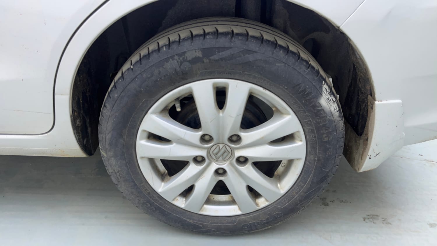 Used 2015 Maruti Suzuki Ertiga ZDI SHVS Diesel Manual tyres LEFT REAR TYRE RIM VIEW