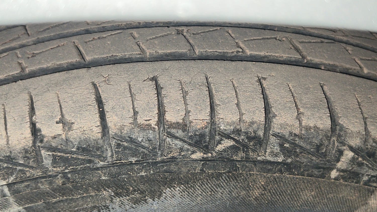 Used 2022 Maruti Suzuki Alto 800 LXi (O) Petrol Manual tyres LEFT FRONT TYRE TREAD VIEW