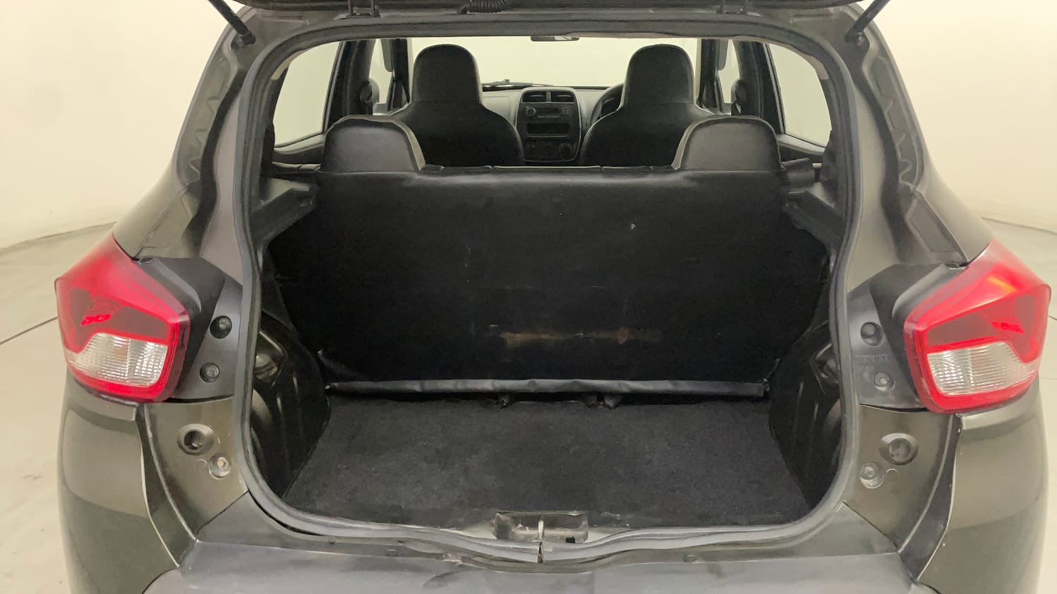 Used 2016 Renault Kwid RXL Petrol Manual interior DICKY INSIDE VIEW