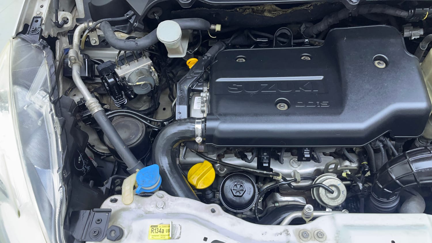 Used 2015 Maruti Suzuki Ertiga ZDI SHVS Diesel Manual engine ENGINE RIGHT SIDE VIEW