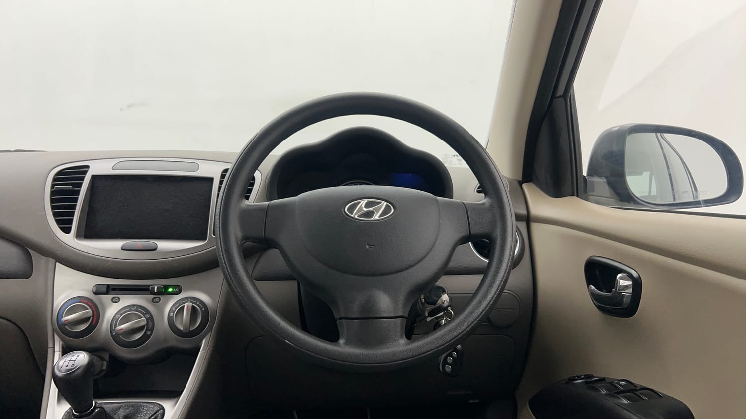 Used 2013 Hyundai i10 1.1L iRDE Magna Special Edition Petrol Manual interior STEERING VIEW
