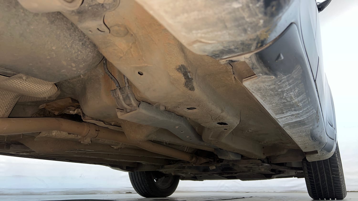 Used 2021 Jeep Compass Model S (O) 1.4 Petrol DCT Petrol Automatic extra REAR RIGHT UNDERBODY VIEW