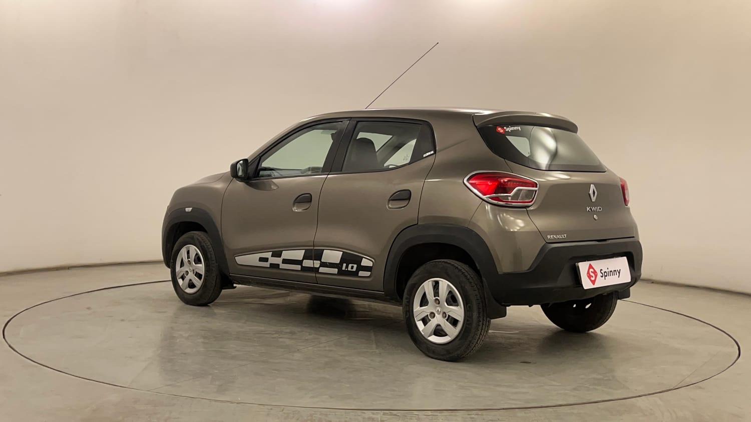 Used 2017 Renault Kwid RXT Petrol Manual exterior LEFT REAR CORNER VIEW