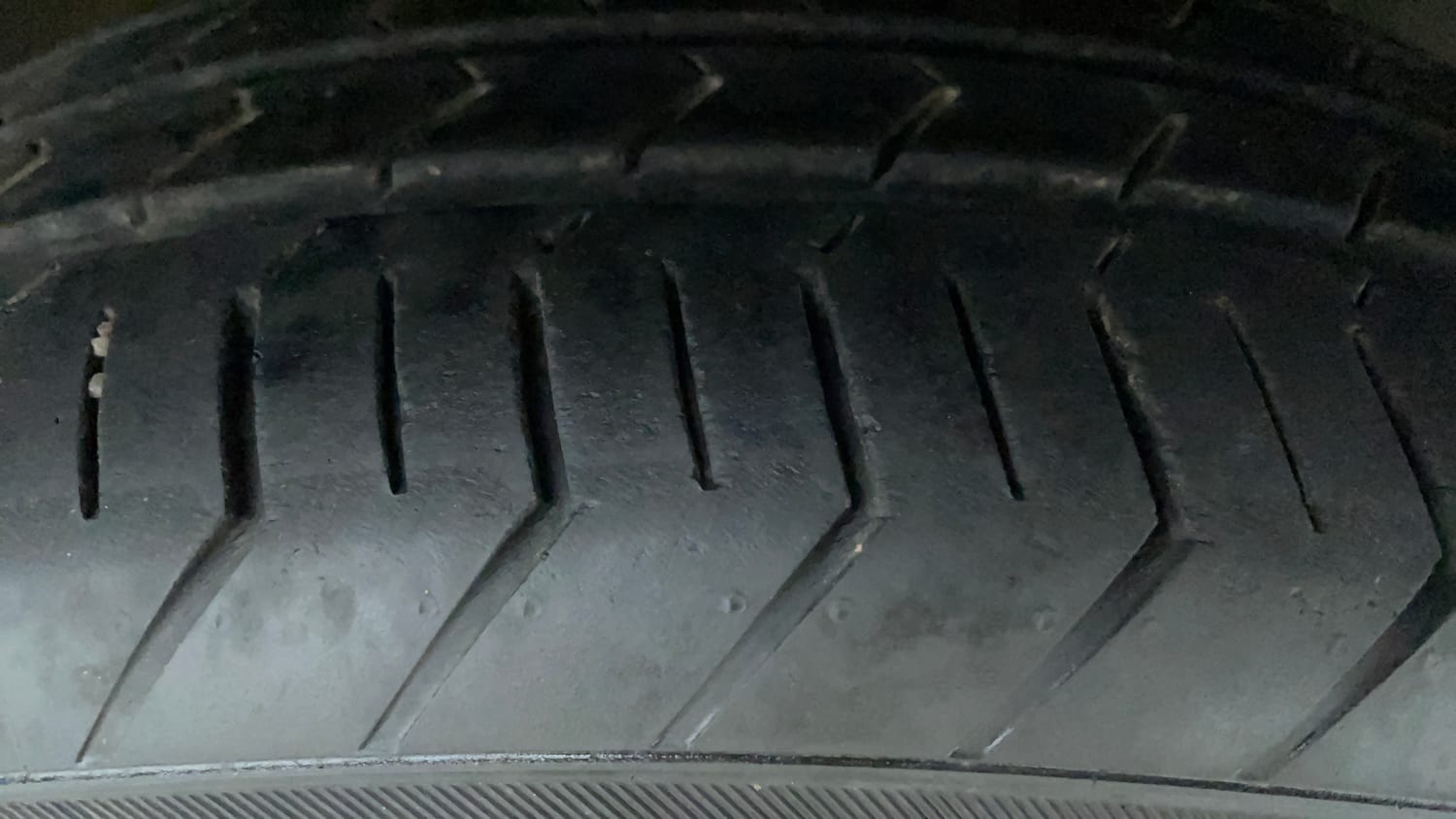 Used 2023 Maruti Suzuki Celerio ZXi Plus AMT Petrol Automatic tyres RIGHT FRONT TYRE TREAD VIEW