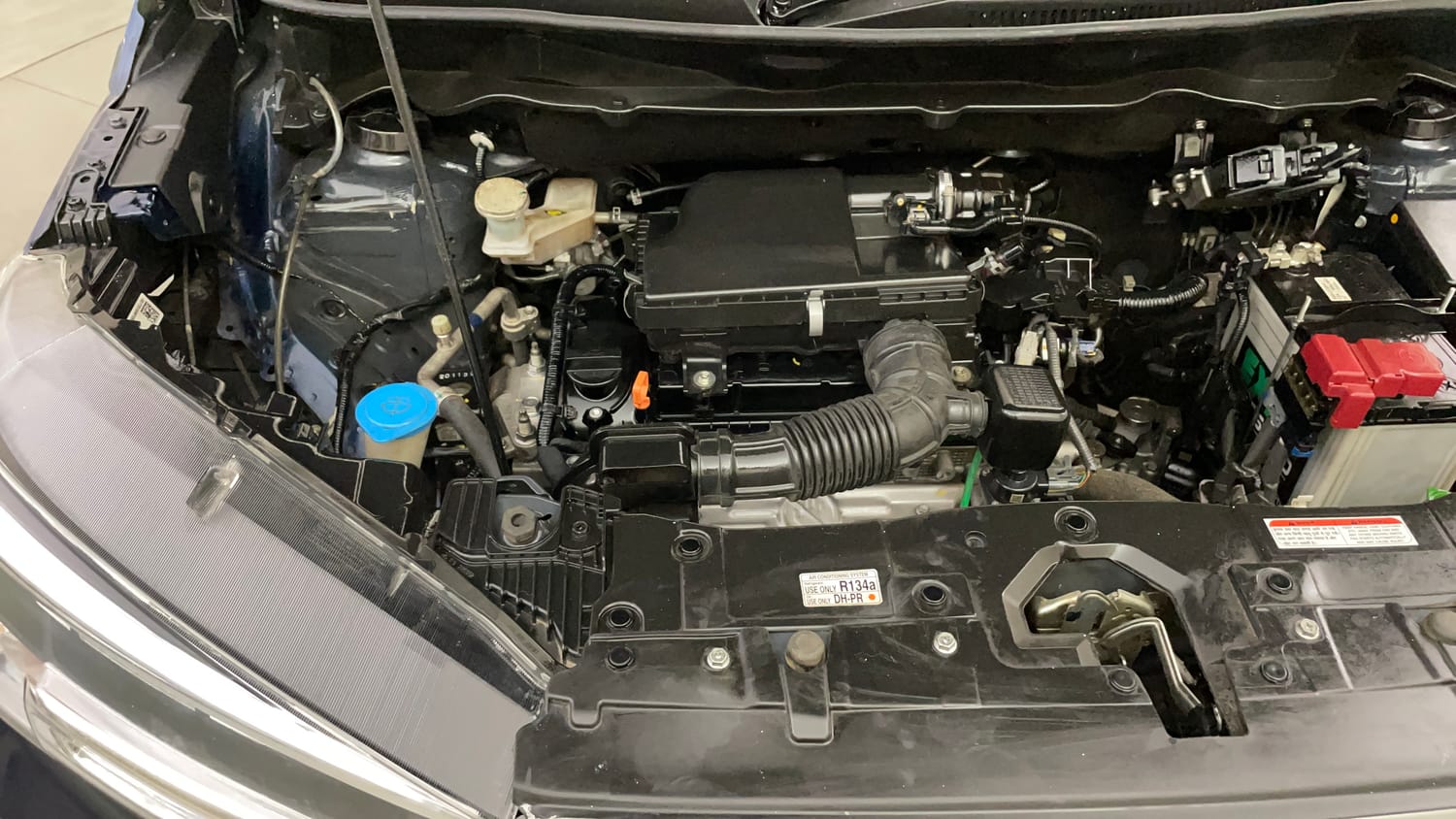 Used 2024 Maruti Suzuki XL6 Zeta MT Petrol Petrol Manual engine ENGINE RIGHT SIDE VIEW