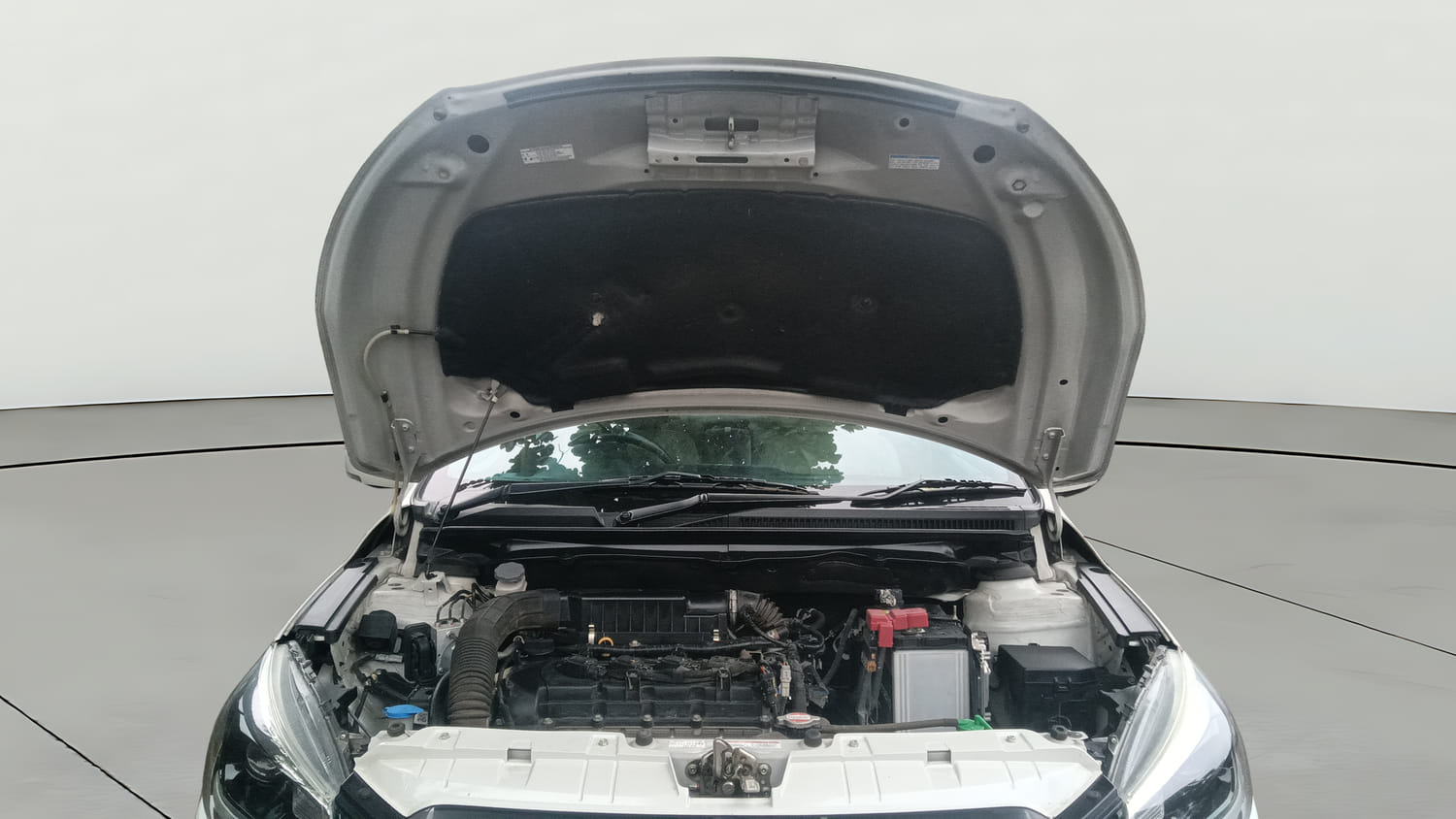 Used 2023 Maruti Suzuki Ciaz Zeta 1.5 Petrol Manual engine ENGINE & BONNET OPEN FRONT VIEW