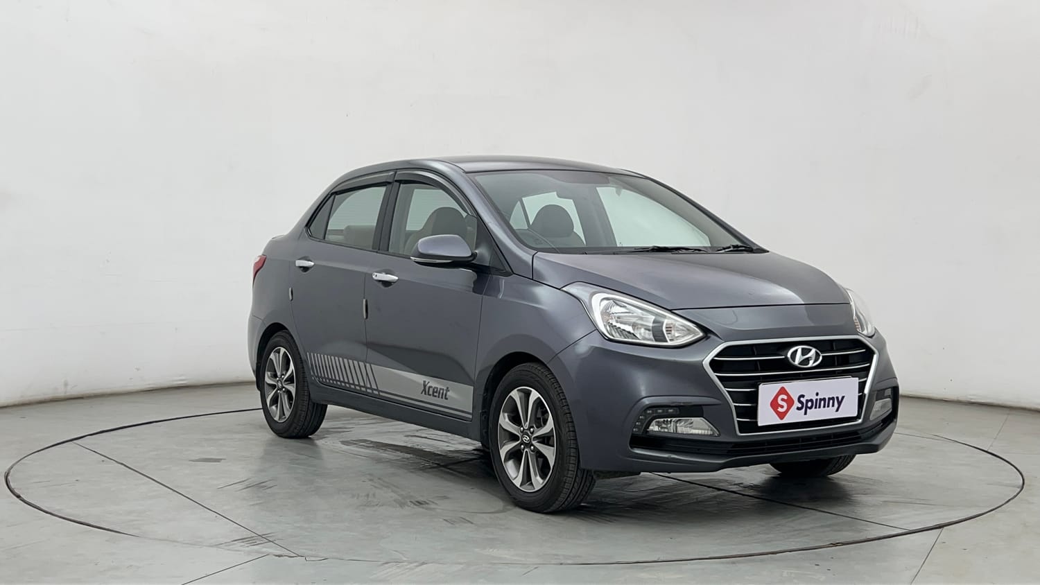 Used 2018 Hyundai Xcent SX (O) Petrol Manual exterior RIGHT FRONT CORNER VIEW